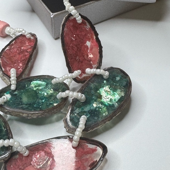Bead and Resin Necklace - Picture 2 of 5